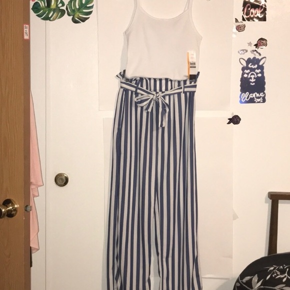 Sale ❤️👍❤️Striped  🤩Pant set size med - Picture 5 of 10